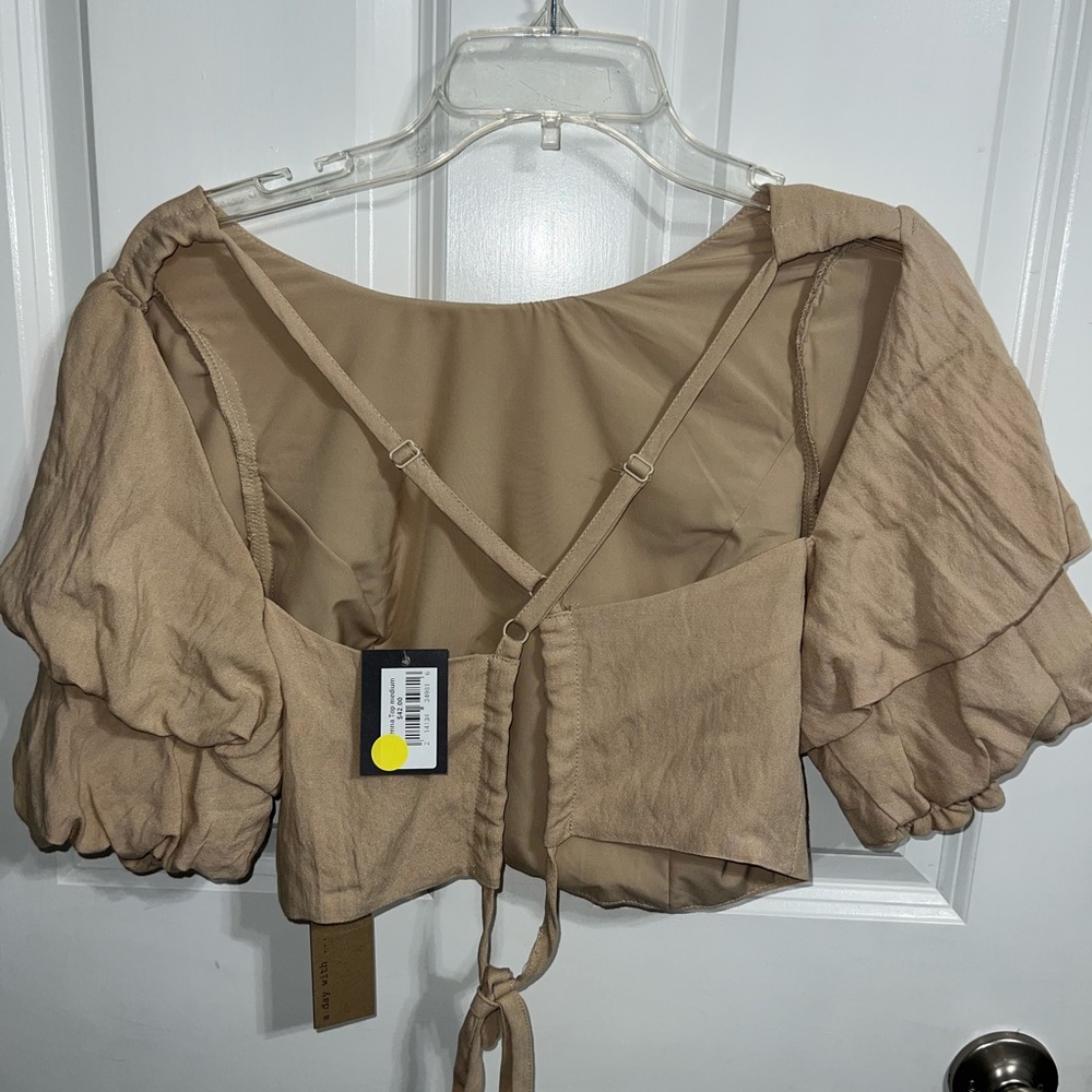 DO+BE Puff Sleeved Top